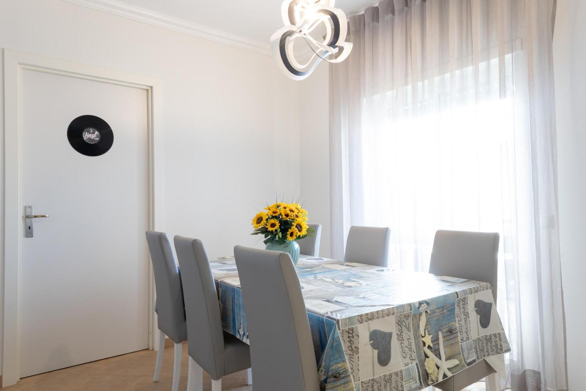 Vinyl Flat Bed & Breakfast - Rooms 拉哥斯 外观 照片